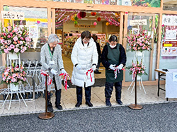 ちがさきデポーリニューアルオープンセレモニー写真1